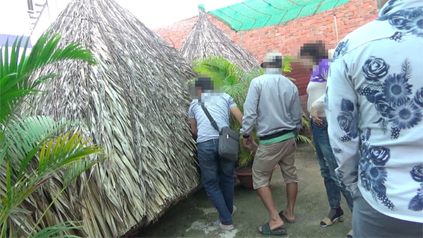 Video - Tiếng kêu cứu của cô gái trong động quỷ