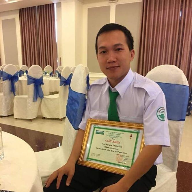 Hành trình của hai em bé chào đời trên taxi trong bão số 9