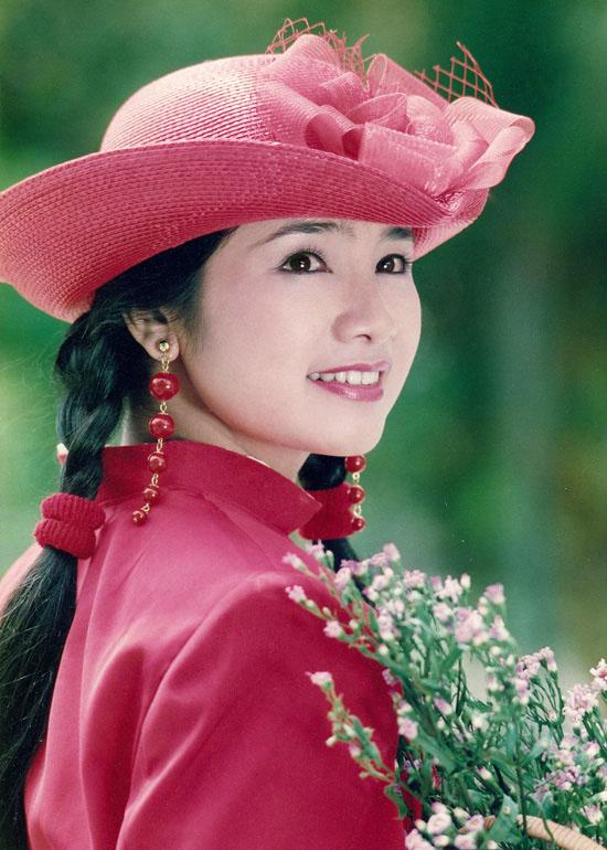 Hai đại mỹ nhân thập niên 90 giúp con gái xứ Tuyên nức lòng cả nước giờ ra sao?