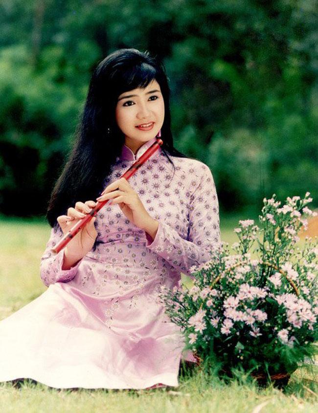 Hai đại mỹ nhân thập niên 90 giúp con gái xứ Tuyên nức lòng cả nước giờ ra sao?