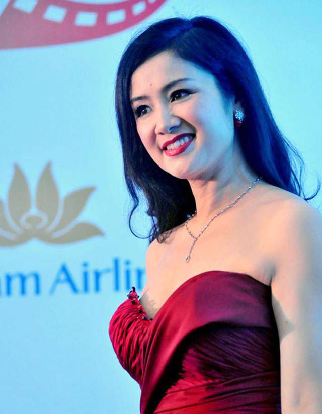 Hai đại mỹ nhân thập niên 90 giúp con gái xứ Tuyên nức lòng cả nước giờ ra sao?