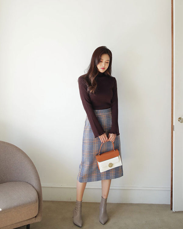 Chú ý chi tiết này khi chọn chân váy kẻ midi, phong cách của bạn sẽ được phong hạng đỉnh cao