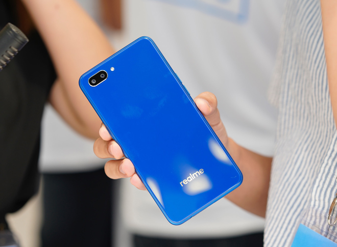 Realme C1 phiên bản màu xanh lên kệ, giá hấp dẫn