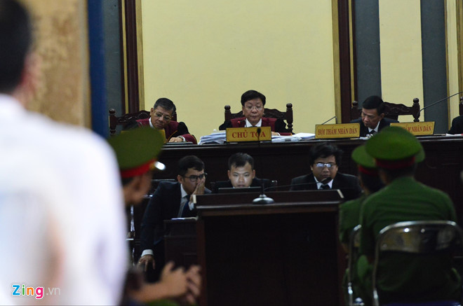 Vũ nhôm khai có 3 tên, 2 quốc tịch