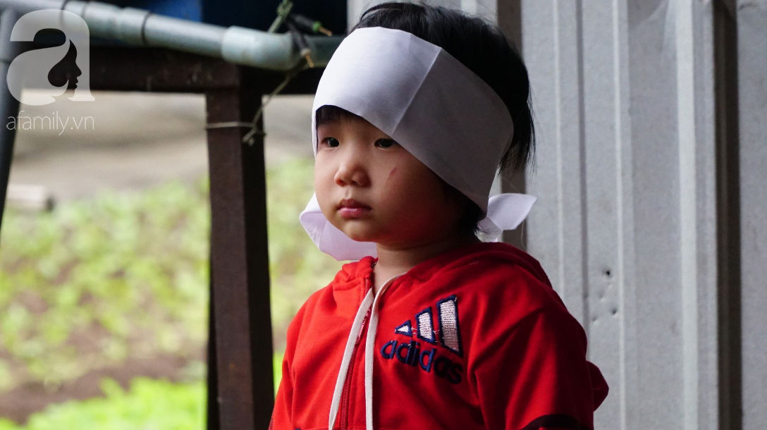 TP.HCM: Bố chết đuối khi cứu vườn rau trong bão, 3 đứa trẻ ngây ngô hỏi sao bố ngủ lâu quá không dậy hả mẹ?