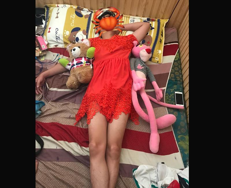 Chết cười với tuyệt chiêu dìm chồng khi say xỉn của các bà vợ lắm trò