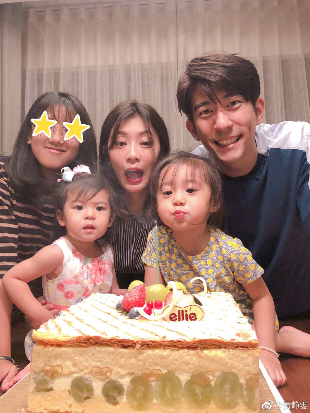 Giả Tịnh Văn: Nàng Triệu Mẫn từ bỏ đại gia để nắm chặt tay chàng trai bình thường vào lễ đường hạnh phúc