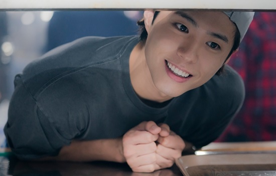 1 ngày trước khi lên sóng, phim mới của Song Hye Kyo tung loạt ảnh tràn đầy năng lượng của nam chính