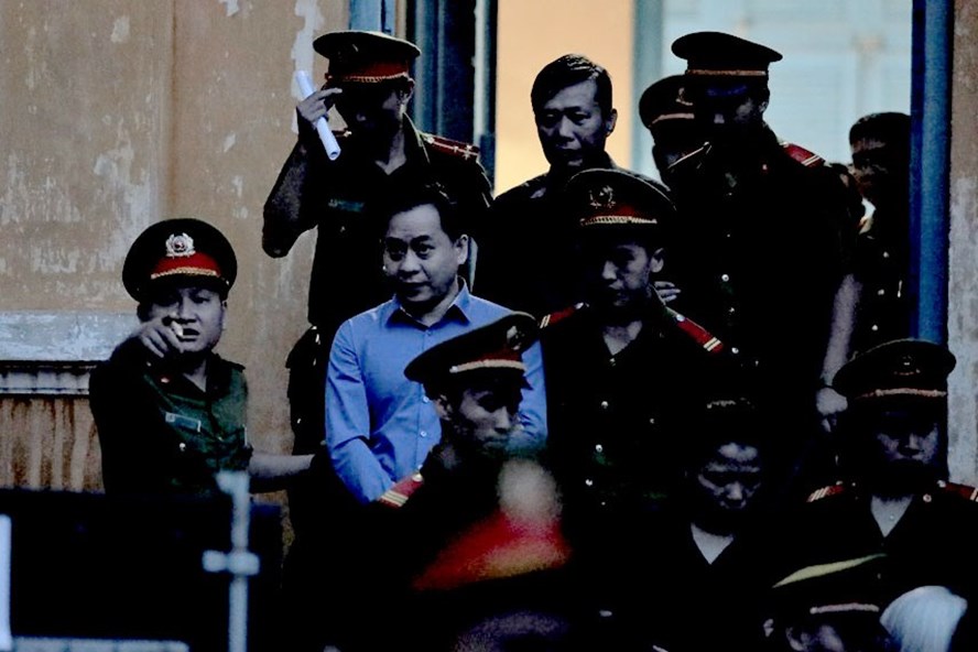 Xử đại án xảy ra tại Ngân hàng Đông Á: Chiều mai sẽ cách ly Vũ nhôm với 24 bị cáo còn lại