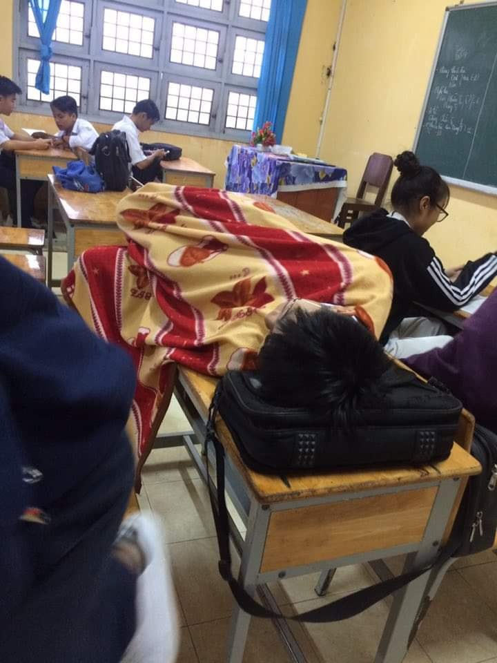 Loạt tình huống dở khóc dở cười của học sinh sinh viên khi đón bão Usagi: Được nghỉ học nhưng vẫn tai ương lắm!