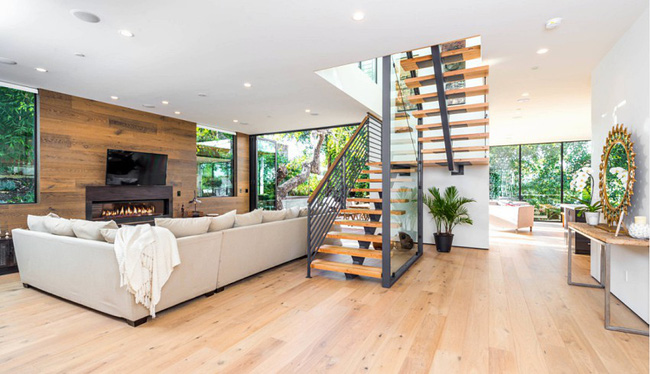 Cải tạo sân sau, chủ nhà không ngờ đã biến không gian nhà trở thành một biệt thự sang trọng