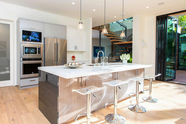 Cải tạo sân sau, chủ nhà không ngờ đã biến không gian nhà trở thành một biệt thự sang trọng