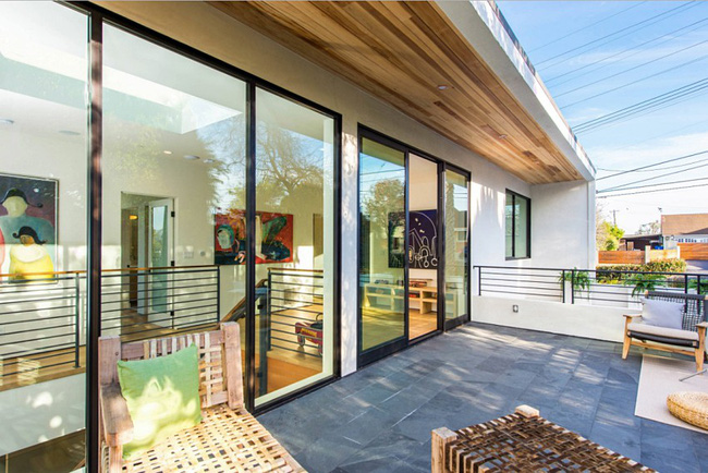 Cải tạo sân sau, chủ nhà không ngờ đã biến không gian nhà trở thành một biệt thự sang trọng