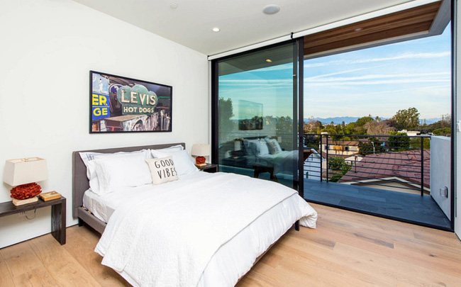 Cải tạo sân sau, chủ nhà không ngờ đã biến không gian nhà trở thành một biệt thự sang trọng