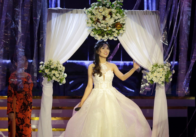 Hot girl Solo cùng Bolero công khai kết hôn đồng giới trên truyền hình