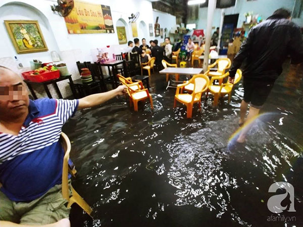 Bão qua nhưng người dân TP.HCM đừng vội mừng: Bệnh tay chân miệng, đau mắt đỏ, sốt xuất huyết đang chực chờ kéo đến