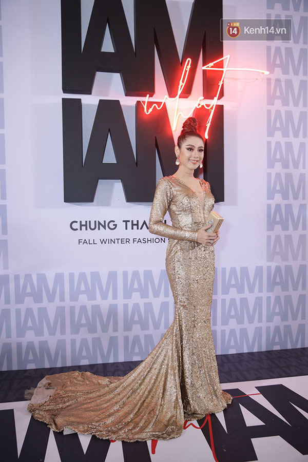 Thảm đỏ show Chung Thanh Phong: Khả Ngân thử style lạ, Quỳnh Anh Shyn giật giũ như chim sẻ đi mưa