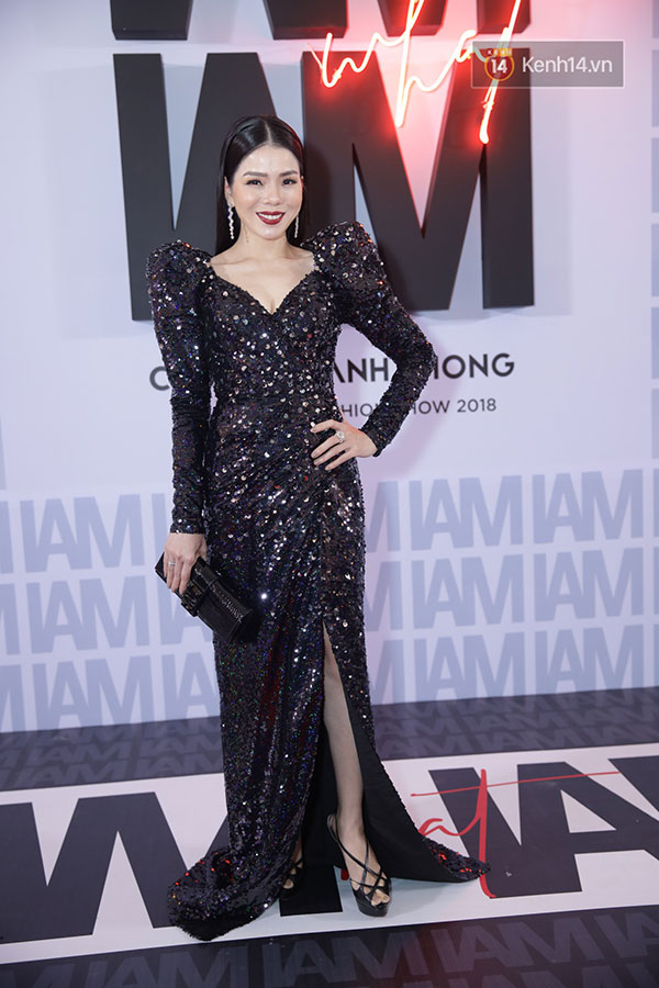 Thảm đỏ show Chung Thanh Phong: Khả Ngân thử style lạ, Quỳnh Anh Shyn giật giũ như chim sẻ đi mưa