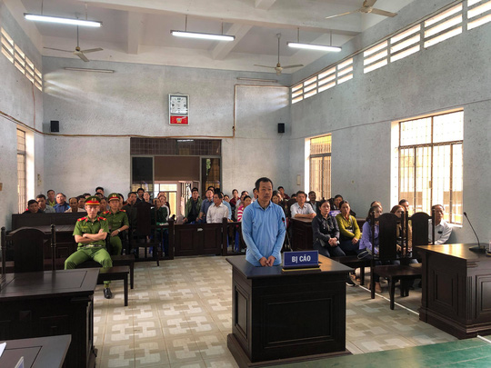 Nguyên thượng tá công an chiếm đoạt 24 tỉ đồng lại hầu tòa