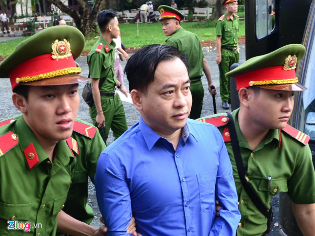 Vũ nhôm khai có 3 tên, 2 quốc tịch