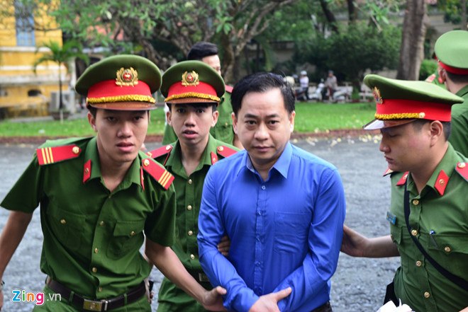 Vũ nhôm khai có 3 tên, 2 quốc tịch