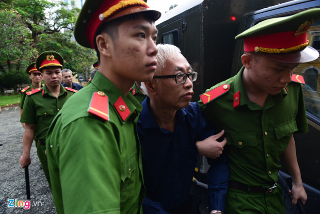 Vũ nhôm khai có 3 tên, 2 quốc tịch