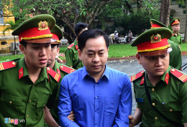 Vũ nhôm khai có 3 tên, 2 quốc tịch