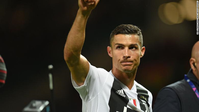 Barcelona trả lương cầu thủ cao nhất thế giới