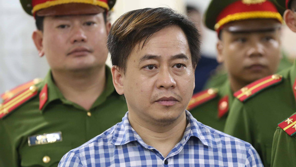 Ông Trần Phương Bình và Vũ nhôm hầu tòa vụ Ngân hàng Đông Á