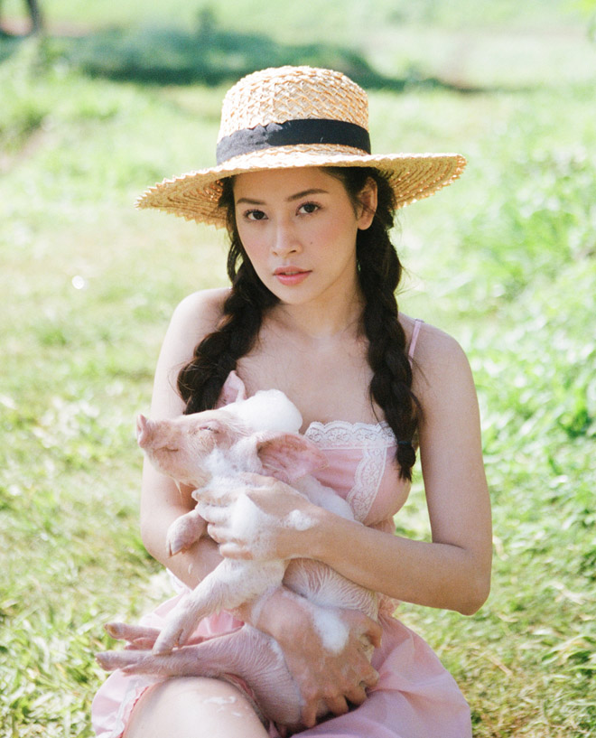 Bạn trai tin đồn xuất hiện trong clip cởi áo khoe ngực trần của Chi Pu