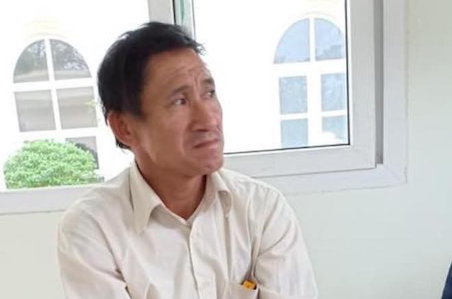 Con gái 18 tuổi bỗng biệt tăm, bố hoảng hốt khi bạn nói con đã nghỉ làm về quê 1 tháng