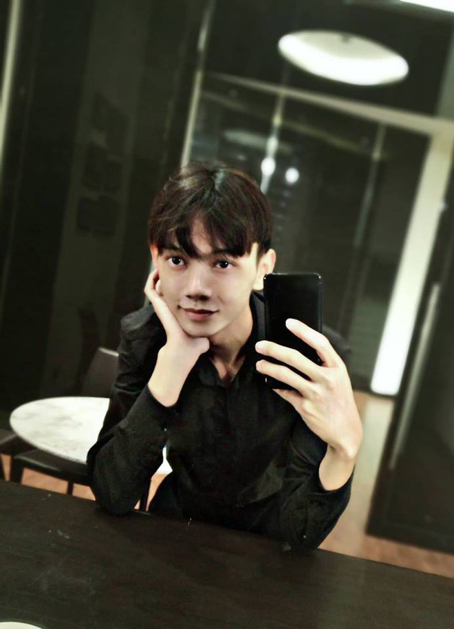 Mặc đi mặc lại một kiểu quần áo, chàng trai bị hiểu lầm là ở bẩn vì cả tuần không thay đồ Mặc đi mặc lại một kiểu quần áo, chàng trai bị hiểu lầm là ở bẩn vì cả tuần không thay đồ