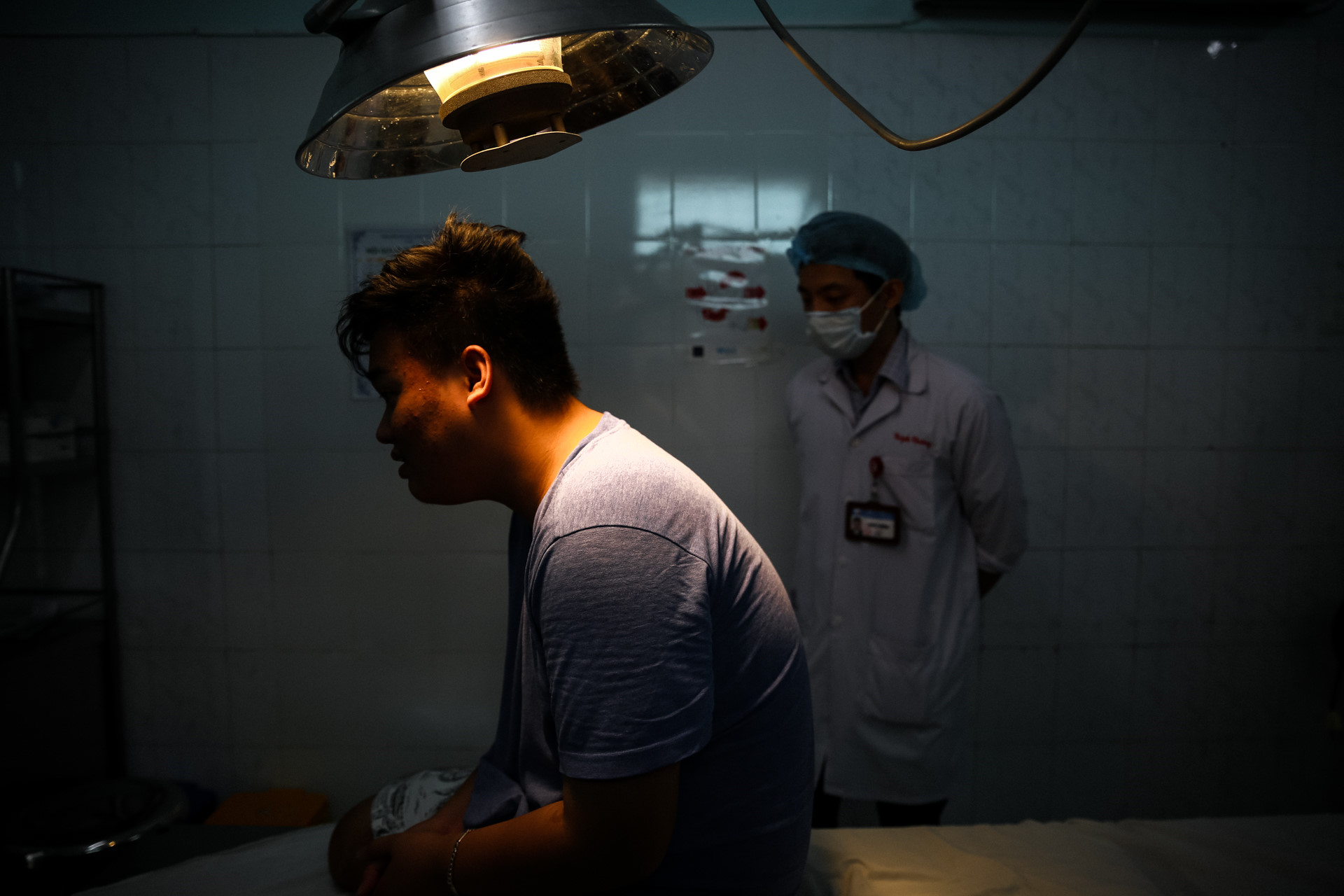 Chàng trai 9 lần lên bàn mổ sau tai nạn giao thông