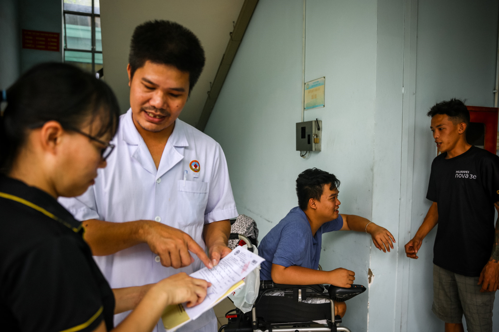 Chàng trai 9 lần lên bàn mổ sau tai nạn giao thông