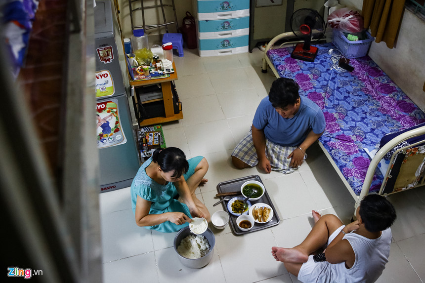 Chàng trai 9 lần lên bàn mổ sau tai nạn giao thông