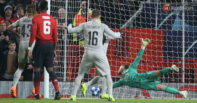 Trút bỏ gánh nặng sau bàn thắng quý như vàng, Mourinho có hành động ăn mừng kỳ quặc