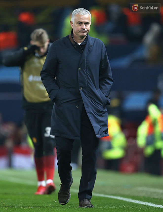 Trút bỏ gánh nặng sau bàn thắng quý như vàng, Mourinho có hành động ăn mừng kỳ quặc