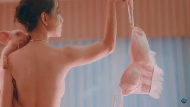 MV 16+ của Chi Pu gây sốc hoàn toàn: Khoe thân, nhiều cảnh nóng tới mức chưa ca sĩ nào dám làm!