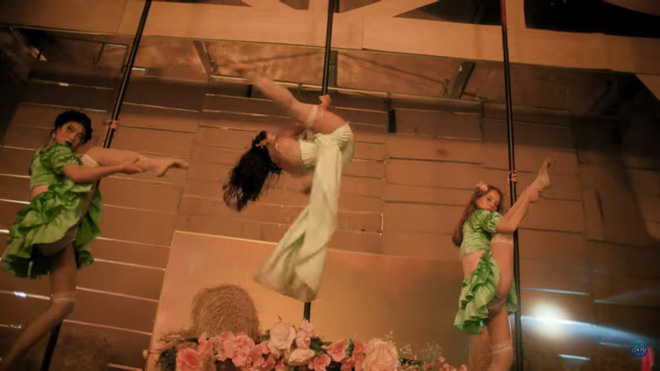 MV 16+ của Chi Pu gây sốc hoàn toàn: Khoe thân, nhiều cảnh nóng tới mức chưa ca sĩ nào dám làm!