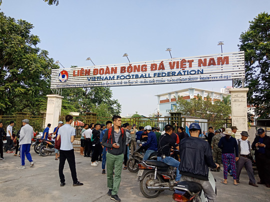 VFF nói gì về việc hệ thống bán vé online trận Việt Nam-Philippines sập sau vài phút mở bán?