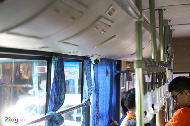 Gắn loa, camera trên xe buýt Sài Gòn để chống quấy rối tình dục