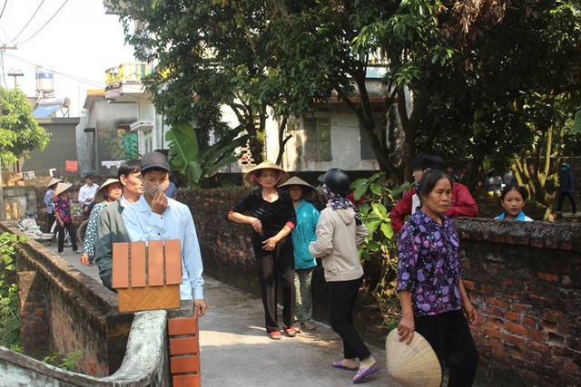 Nghẹt thở giải cứu bé gái 3 tuổi bị bắt làm con tin ở Hải Dương