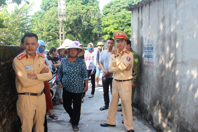 Nghẹt thở giải cứu bé gái 3 tuổi bị bắt làm con tin ở Hải Dương