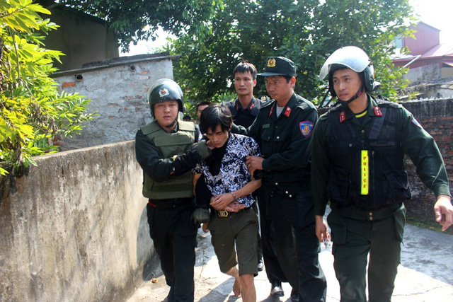 Nghẹt thở giải cứu bé gái 3 tuổi bị bắt làm con tin ở Hải Dương