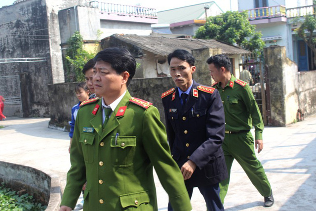 Nghẹt thở giải cứu bé gái 3 tuổi bị bắt làm con tin ở Hải Dương