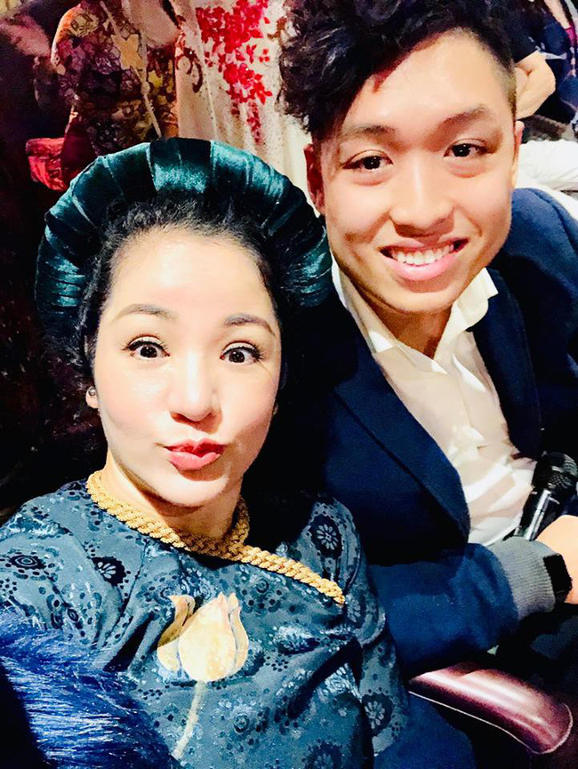 Nổi tiếng hiếu thuận nhưng hành động này của con trai Hồng Vân vẫn sẽ tiếp tục gây ngạc nhiên cho nhiều người