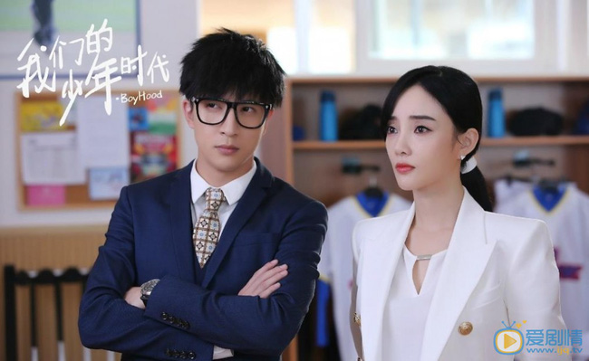 Lý Tiểu Lộ lại bị tố ngoại tình với nam ca sĩ nổi tiếng, netizen thắc mắc: Giả Nãi Lượng bị cắm bao nhiêu cái sừng?