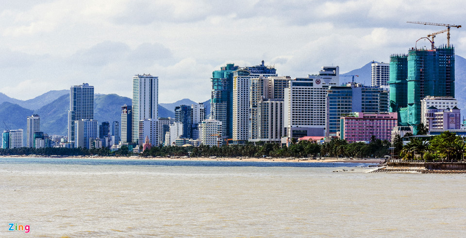 Cao ốc dày đặc bao vây trạm radar thời tiết ở Nha Trang