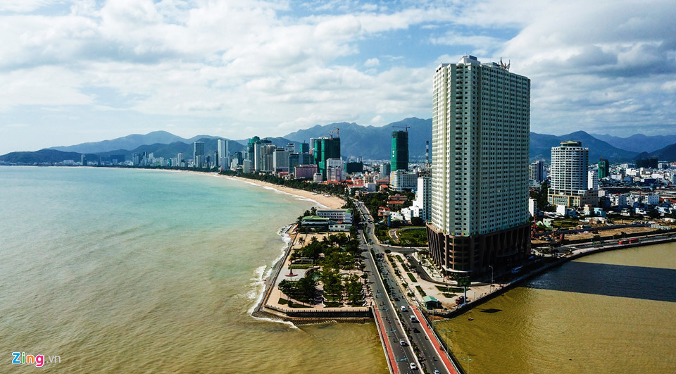 Cao ốc dày đặc bao vây trạm radar thời tiết ở Nha Trang