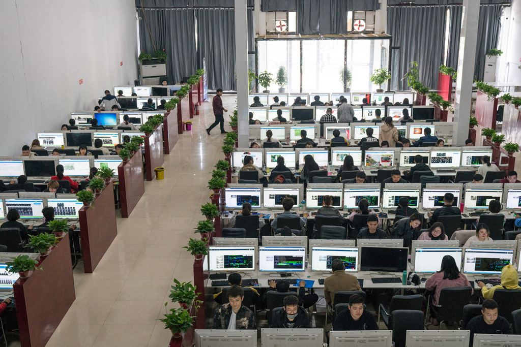 Những công nhân giá bèo phía sau công nghệ A.I của Trung Quốc